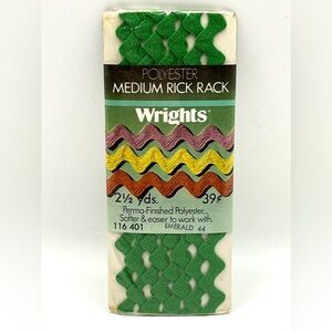 Vintage Wrights Polyester Medium Rick Rack Emerald 44 2.5 yds 116 401 USA 1974